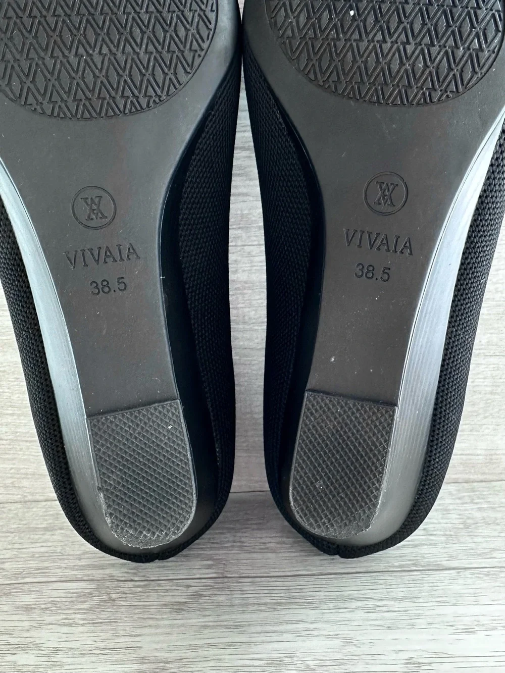 Vivaia Almond-Toe Wedge Heels Tamia Pro Wedges Black Size 8.5 / 39.5